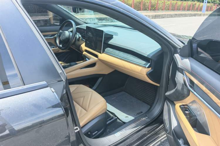 Used Zeekr 001 2022 Ultra-Long Range Dual-Motor YOU Version Interior 5