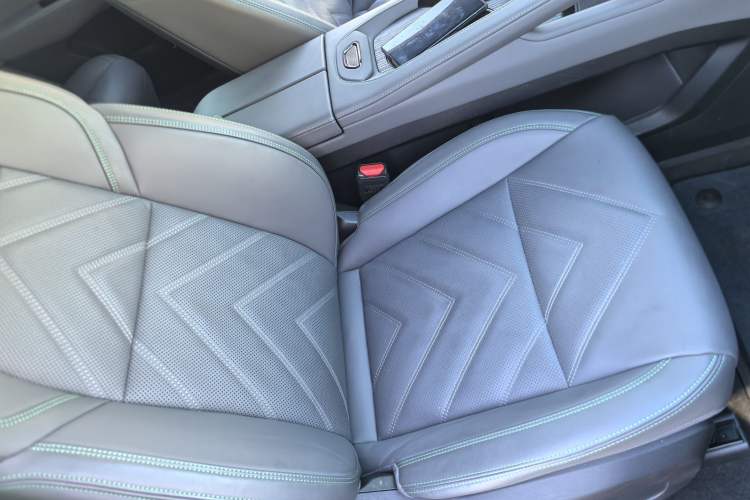 Used Zeekr 001 2022 Ultra-Long Range Dual-Motor ME Version Interior 6
