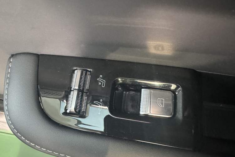 Used Zeekr 001 2022 Long-Range Dual-Motor WE Edition Interior 6
