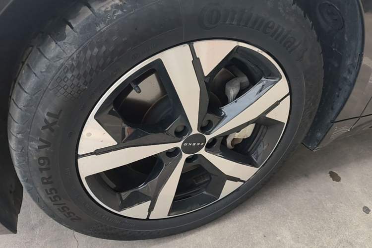 Used Zeekr 001 2022 Long-Range Dual-Motor WE Edition Left Front Wheel Hub