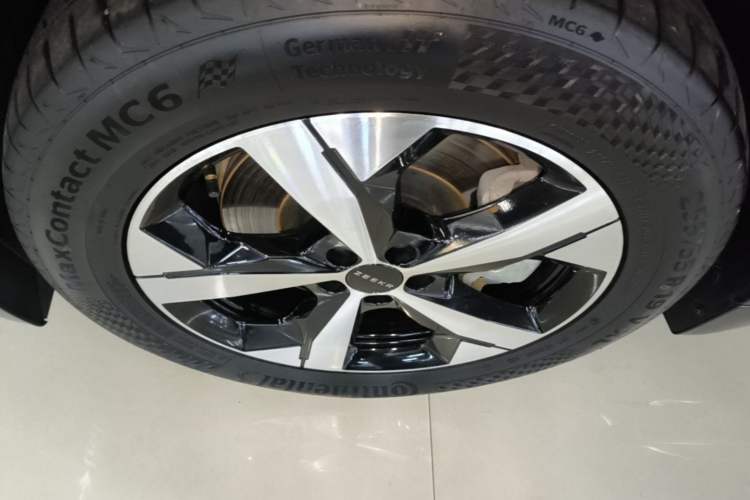 Used Zeekr 001 2022 Long-Range Dual-Motor WE Edition Left Front Wheel Hub