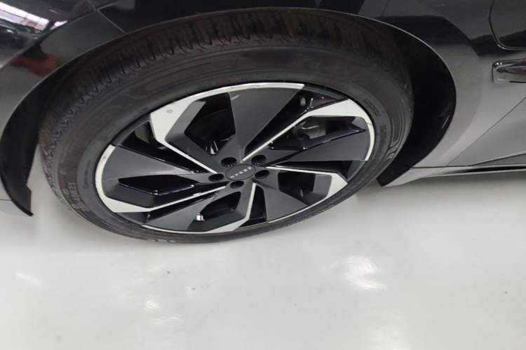 Used Zeekr 001 2022 Ultra-Long Range Single-Motor WE Version Left Front Wheel Hub