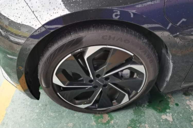 Used Zeekr 001 2022 Long-Range Dual-Motor WE Edition Left Front Wheel Hub