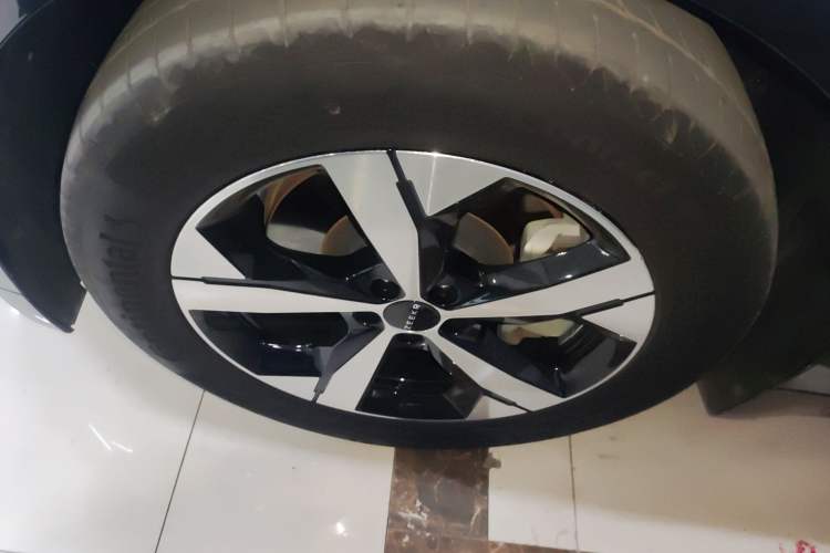 Used Zeekr 001 2022 Long-Range Dual-Motor WE Edition Left Front Wheel Hub