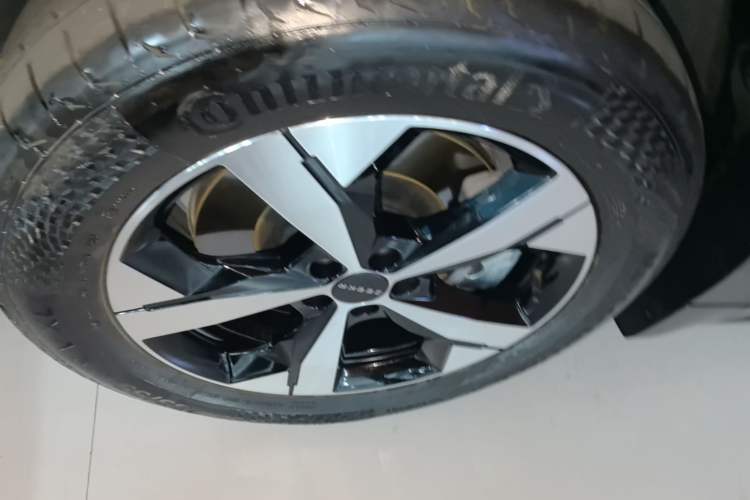Used Zeekr 001 2022 Ultra-Long Range Single-Motor WE Version Left Front Wheel Hub