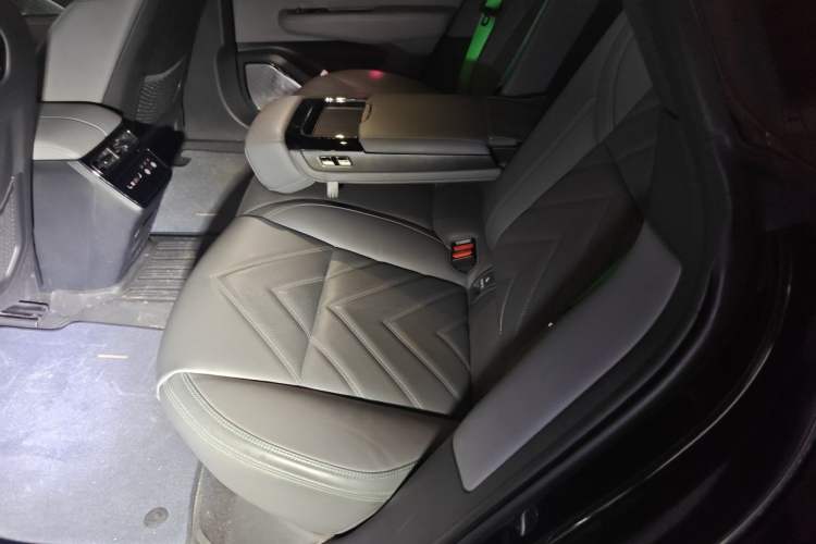 Used Zeekr 001 2022 Ultra-Long Range Dual-Motor ME Version Left Rear Seat