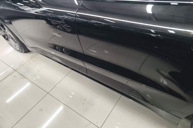 Used Zeekr 001 2022 Ultra-Long Range Dual-Motor YOU Version Left Side Sill