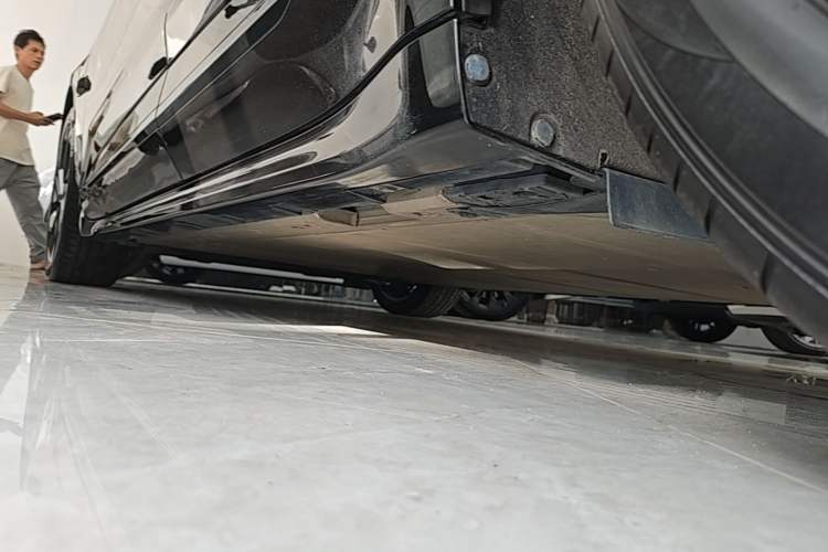 Used Zeekr 001 2022 Long-Range Dual-Motor WE Edition Left Side Sill