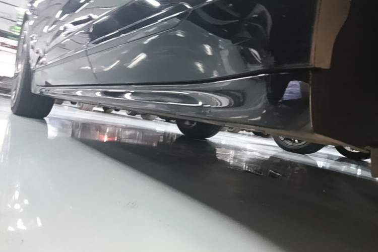 Used Zeekr 001 2022 Long-Range Dual-Motor WE Edition Left Side Sill