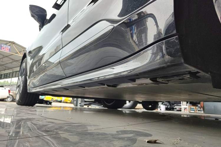 Used Zeekr 001 2022 Long-Range Dual-Motor WE Edition Left Side Sill