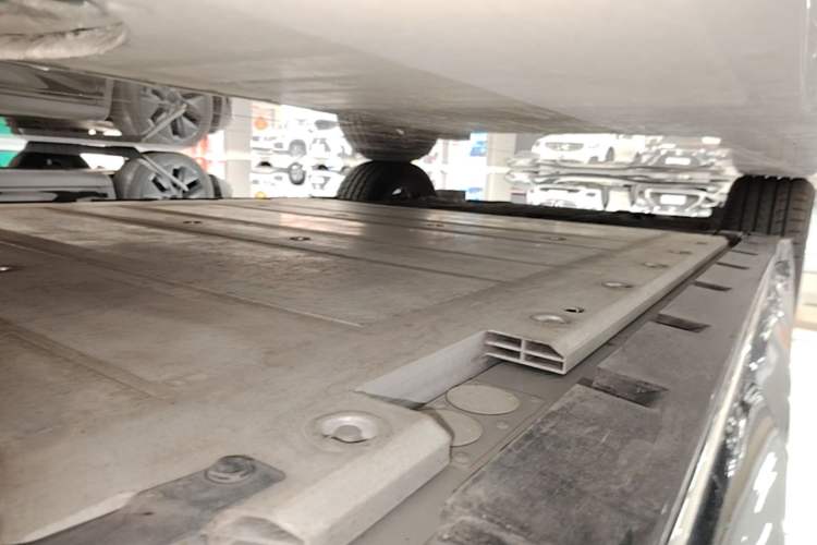 Used Zeekr 001 2022 Long-Range Dual-Motor WE Edition Left Side Sill