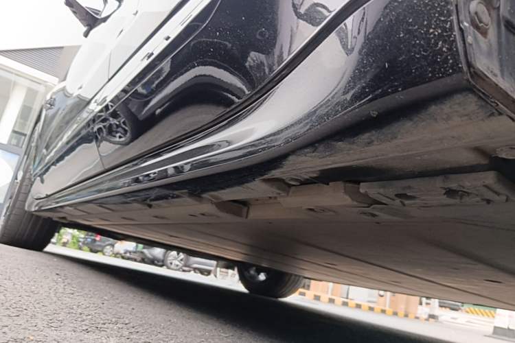 Used Zeekr 001 2022 Long-Range Dual-Motor WE Edition Left Side Sill