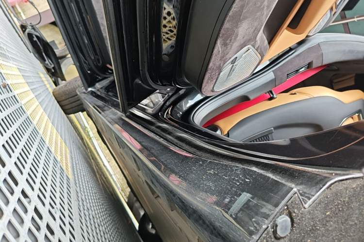 Used Zeekr 001 2022 Ultra-Long Range Dual-Motor YOU Version Left Side Sill