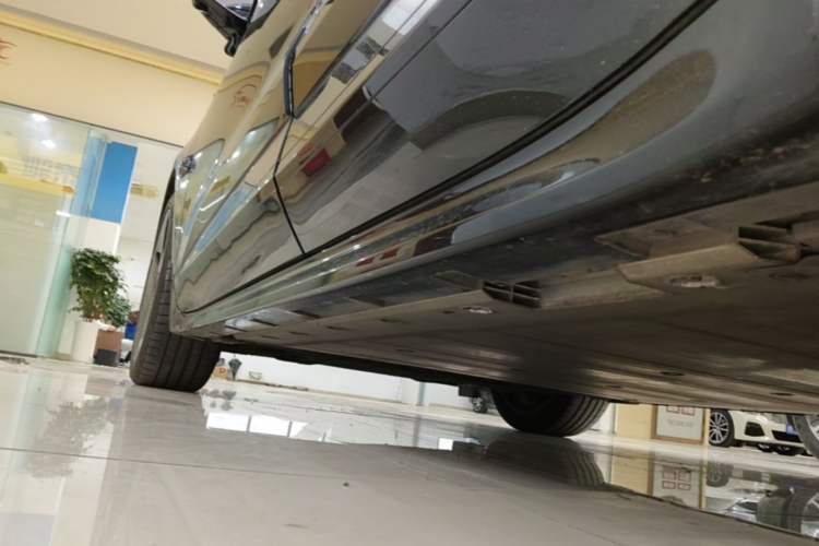 Used Zeekr 001 2022 Long-Range Dual-Motor WE Edition Left Side Sill