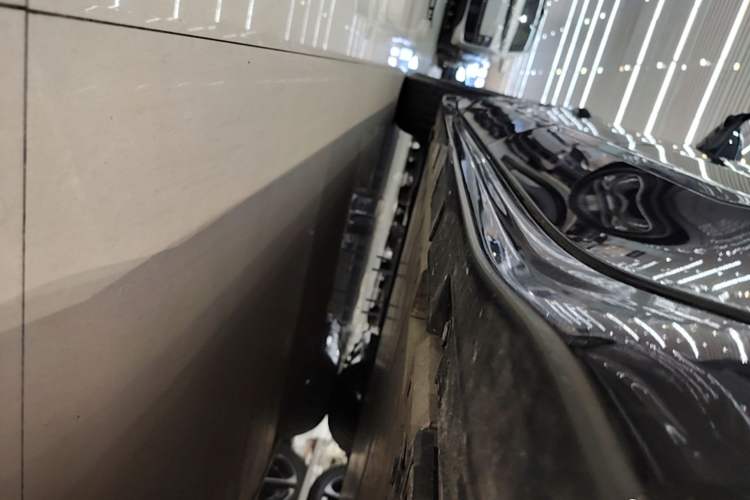 Used Zeekr 001 2022 Long-Range Dual-Motor WE Edition Left Side Sill