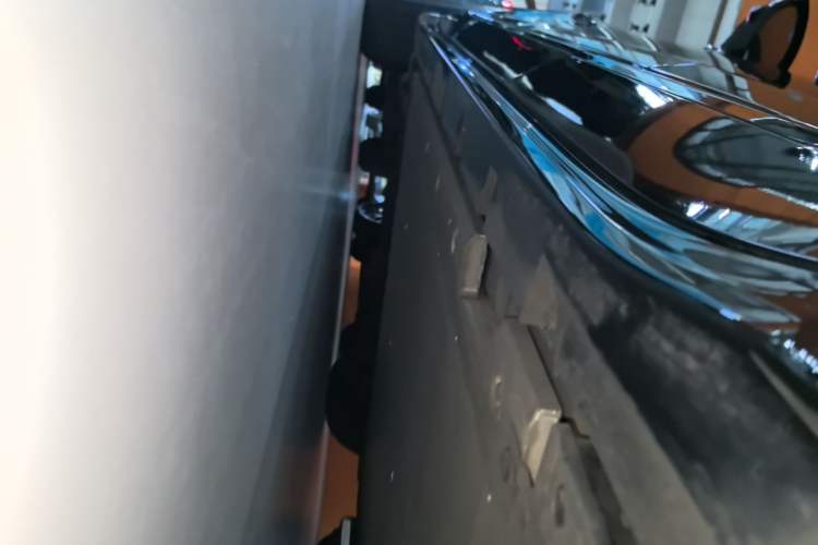 Used Zeekr 001 2022 Ultra-Long Range Single-Motor WE Version Left Side Sill