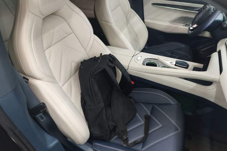 Used Zeekr 001 2022 Ultra-Long Range Dual-Motor YOU Version Right Front Seat
