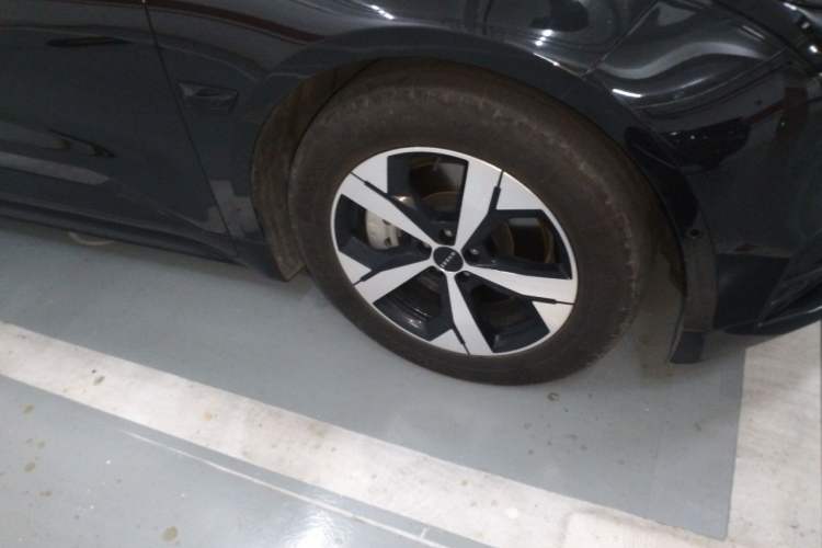 Used Zeekr 001 2022 Ultra-Long Range Single-Motor WE Version Right Front Wheel Hub