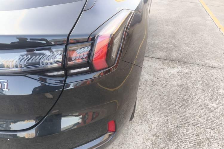 Used Zeekr 001 2022 Ultra-Long Range Dual-Motor YOU Version Right Rear Taillight