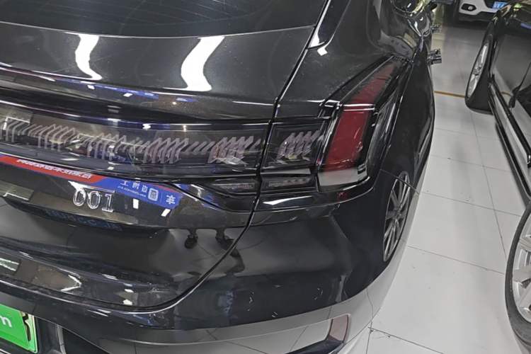 Used Zeekr 001 2022 Ultra-Long Range Single-Motor WE Version Right Rear Taillight
