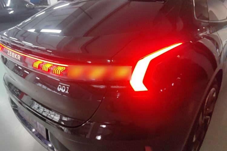Used Zeekr 001 2022 Ultra-Long Range Dual-Motor YOU Version Right Rear Taillight