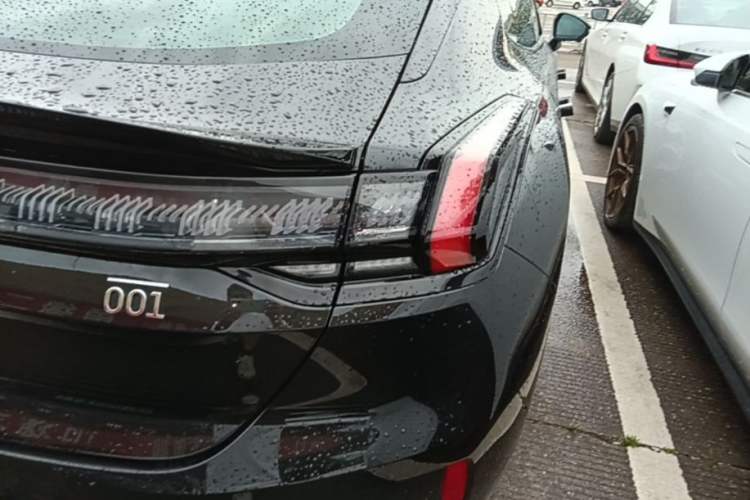 Used Zeekr 001 2022 Ultra-Long Range Single-Motor WE Version Right Rear Taillight