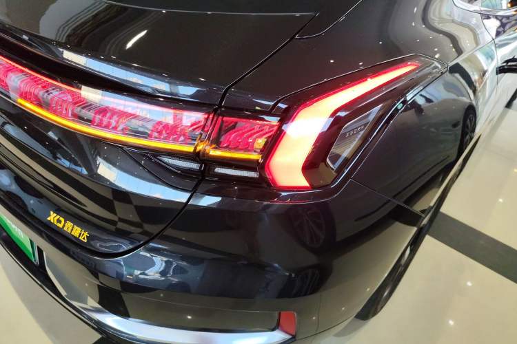 Used Zeekr 001 2022 Long-Range Dual-Motor WE Edition Right Rear Taillight
