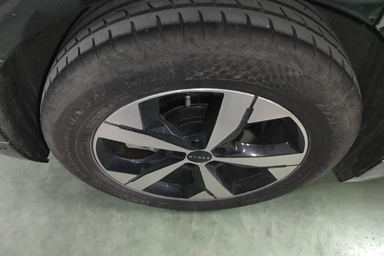 Used Zeekr 001 2022 Ultra-Long Range Single-Motor WE Version Right Rear Wheel Hub