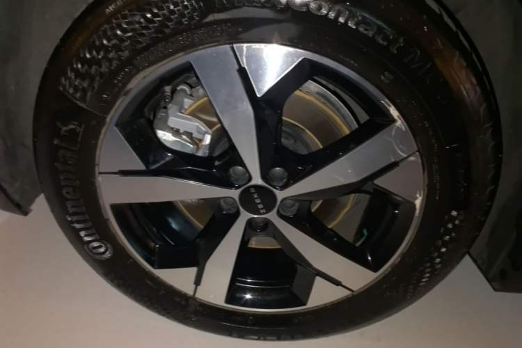 Used Zeekr 001 2022 Ultra-Long Range Single-Motor WE Version Right Rear Wheel Hub