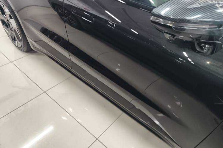 Used Zeekr 001 2022 Ultra-Long Range Dual-Motor YOU Version Right Side Sill