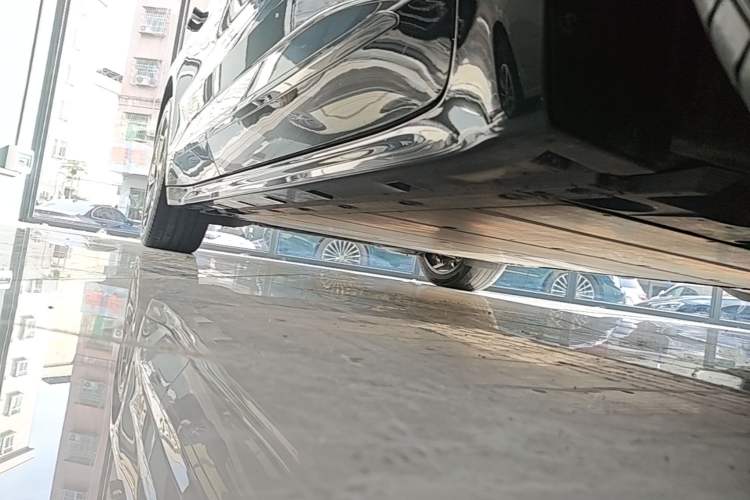 Used Zeekr 001 2022 Long-Range Dual-Motor WE Edition Right Side Sill