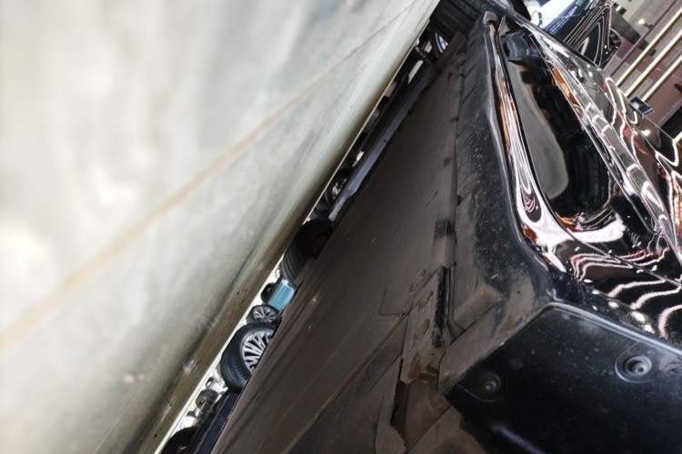 Used Zeekr 001 2022 Long-Range Dual-Motor WE Edition Right Side Sill