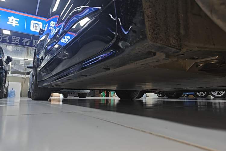 Used Zeekr 001 2022 Ultra-Long Range Single-Motor WE Version Right Side Sill
