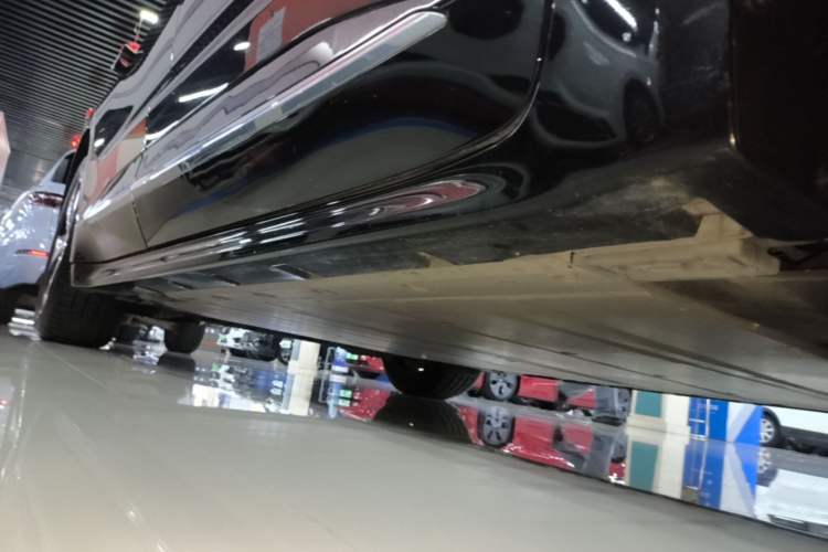 Used Zeekr 001 2022 Long-Range Dual-Motor WE Edition Right Side Sill