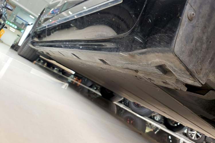 Used Zeekr 001 2022 Ultra-Long Range Single-Motor WE Version Right Side Sill