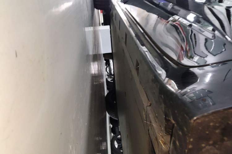 Used Zeekr 001 2022 Ultra-Long Range Single-Motor WE Version Right Side Sill