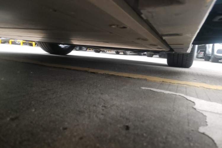 Used Zeekr 001 2022 Ultra-Long Range Dual-Motor YOU Version Right Side Sill