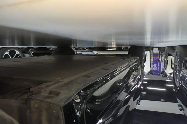 Used Zeekr 001 2022 Long-Range Dual-Motor WE Edition Right Side Sill
