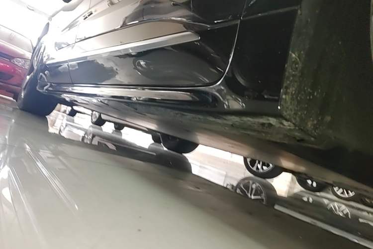 Used Zeekr 001 2022 Ultra-Long Range Single-Motor WE Version Right Side Sill