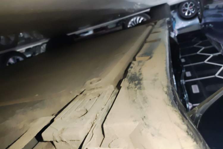 Used Zeekr 001 2022 Long-Range Dual-Motor WE Edition Right Side Sill