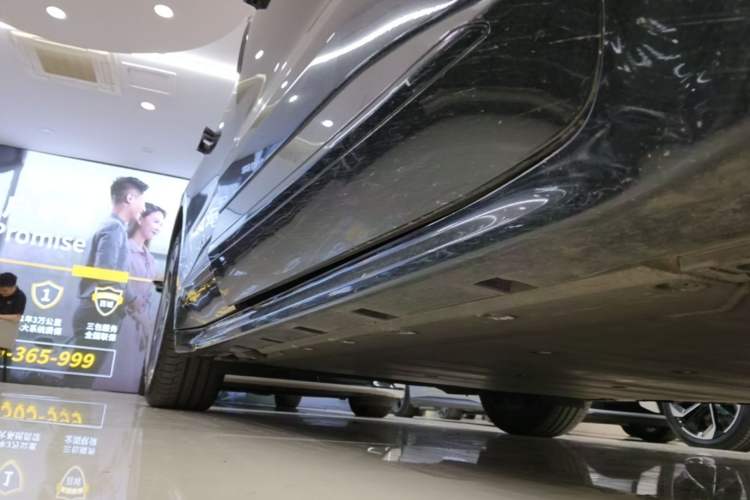 Used Zeekr 001 2022 Long-Range Dual-Motor WE Edition Right Side Sill