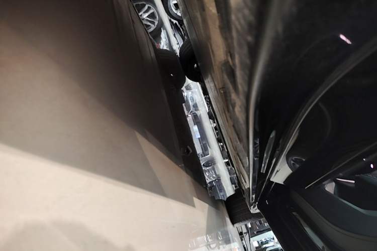 Used Zeekr 001 2022 Long-Range Dual-Motor WE Edition Right Side Sill