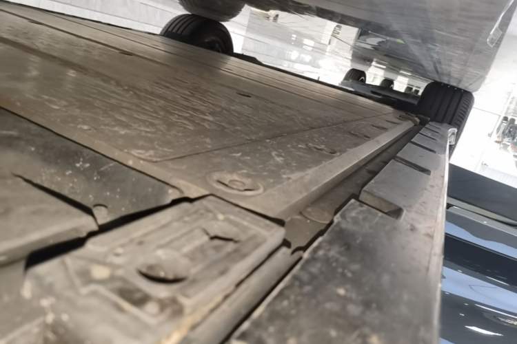 Used Zeekr 001 2022 Ultra-Long Range Single-Motor WE Version Right Side Sill
