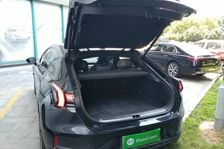 Used Zeekr 001 2022 Long-Range Dual-Motor WE Edition Trunk
