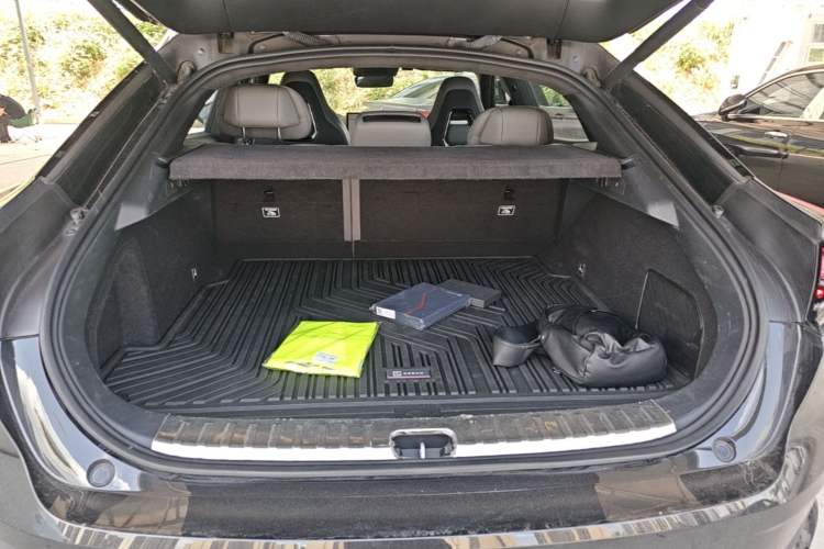 Used Zeekr 001 2022 Long-Range Dual-Motor WE Edition Trunk