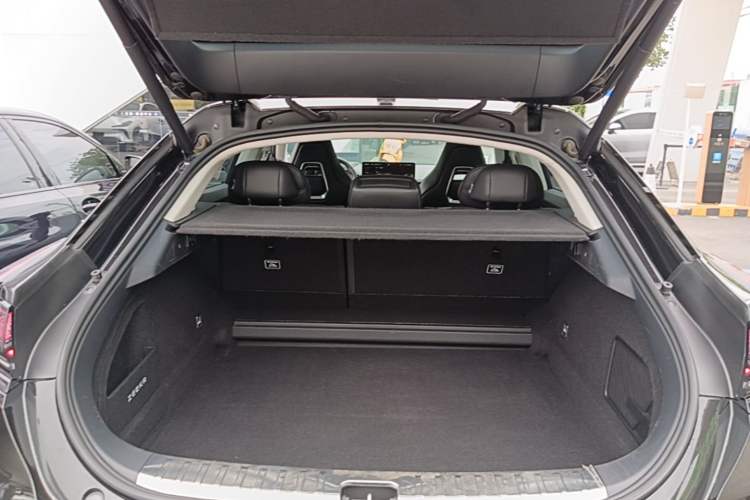 Used Zeekr 001 2022 Long-Range Dual-Motor WE Edition Trunk