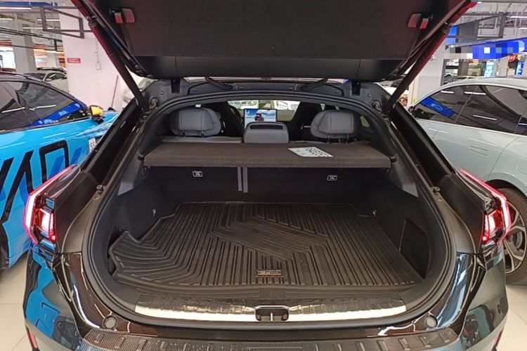 Used Zeekr 001 2022 Long-Range Dual-Motor WE Edition Trunk