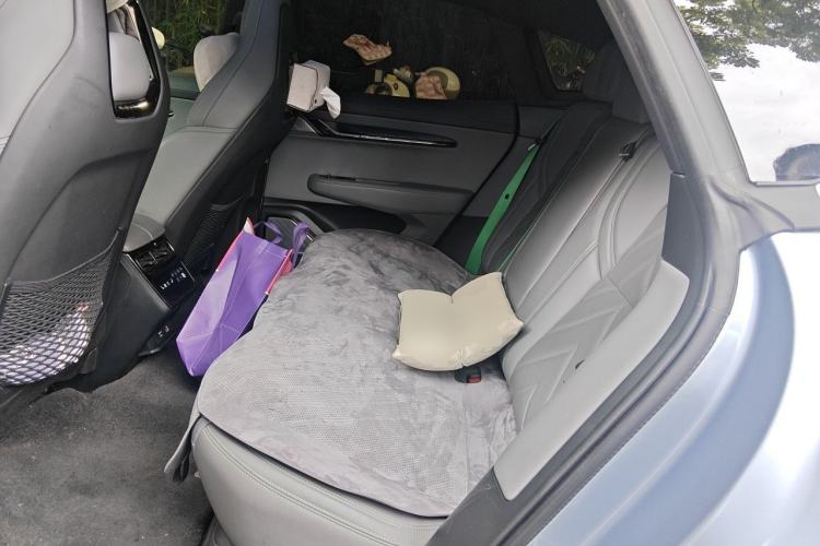 Used Zeekr 001 2022 Ultra-Long Range Dual-Motor YOU Version Left Rear Seat