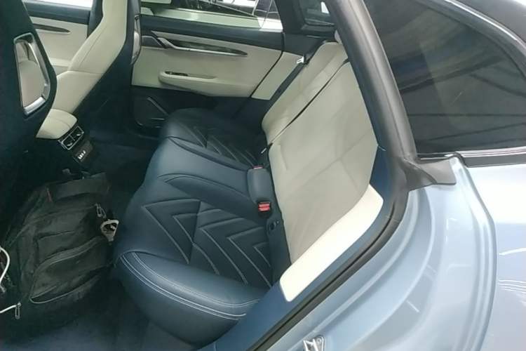 Used Zeekr 001 2022 Ultra-Long Range Dual-Motor YOU Version Left Rear Seat