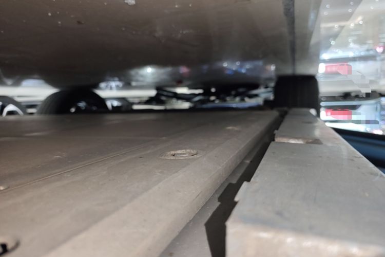 Used Zeekr 001 2022 Ultra-Long Range Dual-Motor YOU Version Left Side Sill